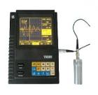 工件內(nèi)部多種缺陷(焊縫、裂紋、夾雜、氣孔等)的檢測(cè)、定位、評(píng)估和診斷。既可以用于實(shí)驗(yàn)室，也可以用于工程現(xiàn)場(chǎng)。測(cè)量范圍(mm)：2.5～9999(鋼縱波);工作頻率(MHz)： 0.2～10(低頻0.2～1，中頻0.6～4，高頻1～10三檔可選)
