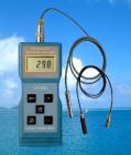 鐵基/非鐵基涂層測厚儀CM-8822應用：用磁性傳感器測量鋼、鐵等鐵磁質金屬基體上的非鐵磁性涂層、鍍層,用渦流傳感器測量銅、鋁、鋅、錫等基體上的琺瑯、橡膠、油漆、塑料層等。廣泛用于制造業(yè)、金屬加工業(yè)、化工業(yè)、商檢等檢測領域。
