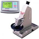 阿貝折射儀適用于衡量液體及固體樣本，例如玻璃片、塑料玻璃、塑料片與其它固態(tài)膠卷。
