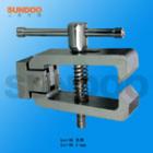 SJJ-08實(shí)驗(yàn)夾具 ,適用范圍：各種線(xiàn)纜、玻璃、皮革、各種電器元件等材料的拉力、破壞力、插撥力的測(cè)試。 最大負(fù)荷：500N
 
