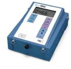 DUSTTRAKTM 大氣粉塵監(jiān)測儀（型號：8520）擁有寬廣的可測范圍，適用于從辦公室、工作場所到室外環(huán)境、建筑工地等場合的測量。它可以分別實(shí)時(shí)測量1.0μm、2.5μm、10μm的氣溶膠粒子或呼吸性微粒（RSP）、的重量濃度（重量/空間體積），提供迅速而準(zhǔn)確的測量結(jié)果。