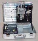 便攜式1140型航空油料水分離指數(shù)儀;基于產(chǎn)品質(zhì)量控制的目的，需要根據(jù)所測(cè)定的表面活性劑的多少來(lái)確定燃油的水分離特性;1140型便攜式航空油料水分離指數(shù)儀是一臺(tái)用于上述兩種檢測(cè)的測(cè)試儀器，也可以用來(lái)評(píng)估過(guò)濾分離器和白土處理環(huán)境的效率。