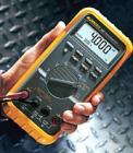 Fluke 787 過程多用表 精密的 1000V, 440 mA 數(shù)字多用表,將數(shù)字多用表和回路校準器二合一的工具,LCD 顯示屏；4,000 字,輸出直流電流/回路校準器,20 mA 電流輸出/模擬, 0.1% 直流電壓準確度  0.05% 直流電流準確度