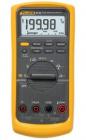 Fluke 83 V 數(shù)字多用表 高亮度的大數(shù)字顯示屏具有兩級背光，容易讀取測量結果,6000 字, 3-3/4 位,測量高達1000 V 交流和直流信號,連續(xù)測量30秒的10 A、20 A電流 
