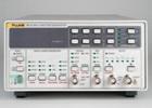 81 函數(shù)/脈沖發(fā)生器 正弦波、三角波、方波、正脈沖和負(fù)脈沖波形，頻率從10 mHz 到 50 MHz，至50Ω負(fù)載時(shí)幅值高達(dá)10Vpp。