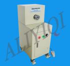 儀器特點(diǎn)： 
? 儀器穩(wěn)定性好，移動(dòng)方便，適合室內(nèi)任意地方測(cè)試使用。
? 電動(dòng)加載，無(wú)級(jí)調(diào)速，齒輪傳動(dòng)平穩(wěn)，結(jié)構(gòu)緊湊，操作簡(jiǎn)單穩(wěn)定。
? 儀器標(biāo)準(zhǔn)配置的三爪卡盤，可實(shí)現(xiàn)0～80mm被測(cè)物的方便、快速、準(zhǔn)確裝夾。 
? 外型尺寸： 長(zhǎng)×寬×高：400mm×520mm×1040mm。
? 工作空間： 長(zhǎng)×寬：400mm×120mm。 ? 額定負(fù)荷：50N.m。