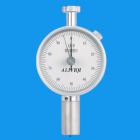 功 能：
LX邵氏C型硬度計(jì)是測(cè)定壓縮率為 50% 時(shí)應(yīng)力為 0.5kg/c㎡ 以上的含有發(fā)泡濟(jì)制成的橡塑微孔材料硬度，也可用于類似硬度的其他材料。
