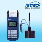 一、概述：
美泰MH500便攜式里氏硬度計是我公司的升級產(chǎn)品，性能和品質(zhì)更優(yōu)。儀器依據(jù)里氏硬度測量原理，可以方便快捷地對多種金屬材料進行測量，即刻顯示硬度測量值的同時，可在多種硬度制氏（布氏HB、洛氏HRC、維氏HV、肖氏HS）間自由轉(zhuǎn)換，可預(yù)先設(shè)置公差限，超出范圍自動報警。該產(chǎn)品主機與高速熱敏微型打印機一體化設(shè)計，原裝進口熱敏高速打印機芯支持現(xiàn)場即時打印功能，進口長效打印紙保證數(shù)據(jù)長久貯存。低功耗設(shè)計理念依托穩(wěn)定IC集成電路，標(biāo)配大容量、長壽命、高速充電鎳氫電池組。全中文顯示，菜單式操作簡單方便，七種異型沖擊裝置無需校準(zhǔn)，自動識別，USB接口傳輸，大容量存儲，并附有PC機人性化數(shù)據(jù)處理軟件
