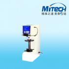 HBS-3000型數(shù)顯布氏硬度計(jì) 
HBS-3000數(shù)顯布氏硬度計(jì)是新開(kāi)發(fā)的，具有國(guó)內(nèi)先進(jìn)水平的新一代布氏硬度計(jì)。適用于黑色金屬，有色金屬的布氏硬度測(cè)定。本機(jī)采用電子自動(dòng)加荷，計(jì)算機(jī)軟件編程，高倍率光學(xué)測(cè)量，光電傳感等系統(tǒng)。各項(xiàng)操作過(guò)程和試驗(yàn)結(jié)果的數(shù)據(jù)均可在LTD大屏幕顯示，試驗(yàn)結(jié)果的數(shù)據(jù)可通過(guò)打印機(jī)輸出。本機(jī)適用于各類生產(chǎn)加工企業(yè)、大專院校、科研機(jī)械的試驗(yàn)室。

