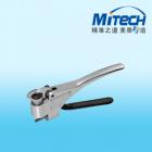 產(chǎn)品簡介 
一種可現(xiàn)場快速測試鋁合金硬度的儀器。使用方便，一卡即可，硬度值直接讀出，效率高，可靠性好。
      用于快速檢測鋁合金型材、管材、板材、鋁工件及其他軟金屬的硬度。特別適于在生產(chǎn)現(xiàn)場、銷售現(xiàn)場或施工現(xiàn)場對成批產(chǎn)品進行快速、非破壞性的逐件合格檢查。
      本韋氏硬度計是檢驗鋁合金型材力學性能的首選儀器，符合中國有色標準YS/T420-2004和美國標準ASTM B647-84（2000）。
      韋氏硬度計還可用于測試紫銅、黃銅、軟鋼等。
