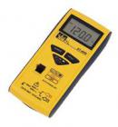 產(chǎn)品特點(diǎn)
 
? 真有效值測(cè)量
? 測(cè)量精度：3 1/2位
? 自動(dòng)/手動(dòng)量程
? 體積：125mm×60mm×24mm，手機(jī)大小
? 重量：110g
? 過(guò)載保護(hù)：測(cè)電壓：600V（AC/DC）、測(cè)電阻：450V（AC/DC）
? 機(jī)身內(nèi)置表筆
