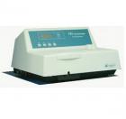熒光分析法具有高靈敏度、高選擇性特點，是痕量分析領(lǐng)域重要方法。F93熒光分光光度計光源使用高亮長壽LED，信噪比、穩(wěn)定性高，熒光值超寬動態(tài)范圍，用戶可使用或選擇更改出廠配置365nm波長激發(fā)濾光片。適用于生物體試料的臨床分析、天然藥物分析、藥品質(zhì)控及藥物代謝研究、生物體內(nèi)微量物質(zhì)測定、大氣污染食品污染及環(huán)境衛(wèi)生檢測、用吸光光度法無法測定的痕量組分分析。 

