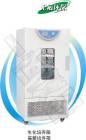 人性化設計 

  ●順應世界環(huán)保潮流，全新無氟設計，使您始終走在健康生活的前沿。

  ●大屏幕液晶顯示，多組數(shù)據(jù)一屏顯示，菜單式操作界面，簡單易懂，便于觀察和操作。

  ●采用鏡面不銹鋼內(nèi)膽，四角半圓弧過渡，擱板支架可以自由裝卸，便于工作室的清洗工作。

  ●箱體左側配有直徑為25mm測試孔，可根據(jù)放置場所需要而任意布線。

  ●箱內(nèi)放入振蕩器即可進行恒溫振蕩培養(yǎng)。


