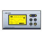 MC200R為三通道萬能輸入的無紙記錄儀。儀表可組態(tài)選擇輸入標(biāo)準(zhǔn)電流、標(biāo)準(zhǔn)電壓、熱電偶、熱電阻、頻率等信號(hào)，可提供傳感器配電和四路繼電器報(bào)警輸出。直接連接微型打印機(jī)，打印用戶指定時(shí)間的歷史數(shù)據(jù)和曲線；通過RS232通訊接口與便攜計(jì)算機(jī)、掌上電腦（PDA）連接，直接讀取儀表歷史數(shù)據(jù)，用戶通過ScanX數(shù)據(jù)管理軟件，對(duì)所取數(shù)據(jù)進(jìn)行分析、存檔、打印處理。通過有線、無線通訊組網(wǎng)，可與MCGS、Citect、組態(tài)王、iFIX等專業(yè)組態(tài)軟件組成遠(yuǎn)程監(jiān)控系統(tǒng)。
