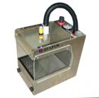 歐特普OTAPUR OT6093除塵箱工作原理： 將物體（電路板，手機(jī)殼等）送入工作區(qū)，在光電開關(guān)的感應(yīng)下，高壓氣流將離子發(fā)生裝置所產(chǎn)生的大量正負(fù)離子迅速吹向物體表面，中和物體表面所積累的靜電電荷，同時(shí)，高速氣流將靜電吸收的塵粒吹除，并通過洞板落下其下方的負(fù)壓集塵區(qū)中，將被清潔的物體取出放入專用的物料盤中即可，定時(shí)用吸塵器吸走塵粒。